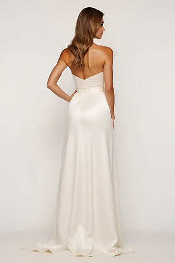 Robe de mariée gaine sans bretelles ivoire avec fente